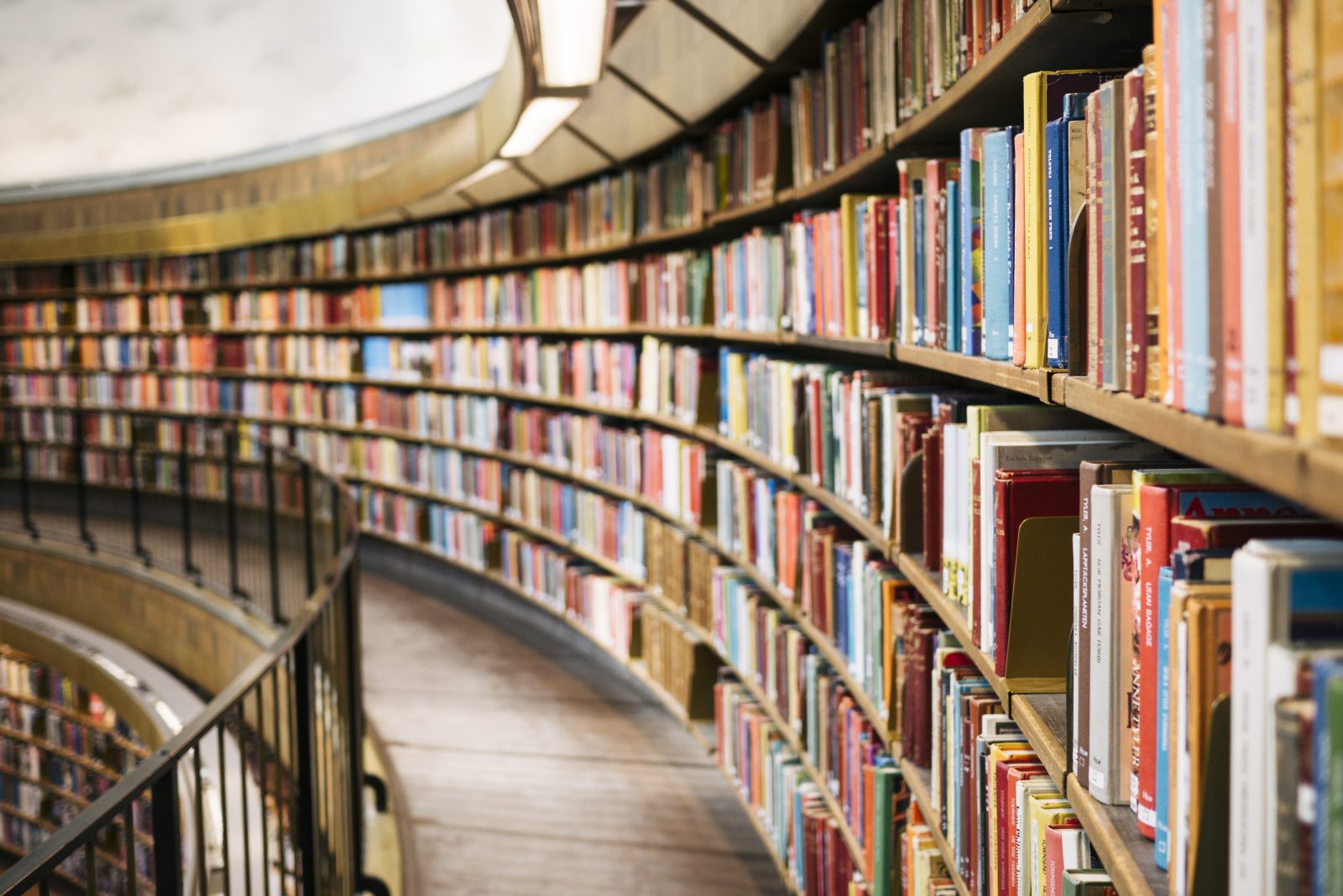 Why I Read Physical Books and Start Most of my Writing by Hand