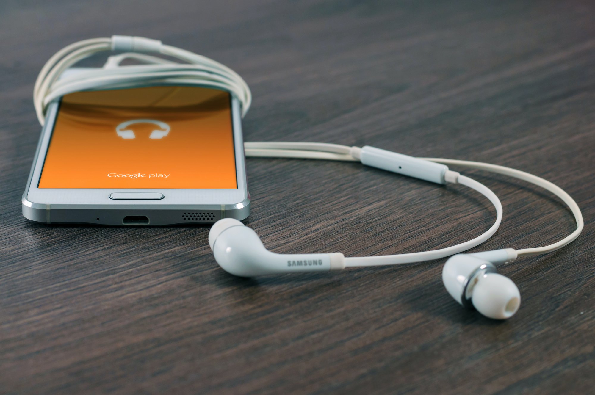How to Take More Effective Notes On Podcasts and Remember Insights